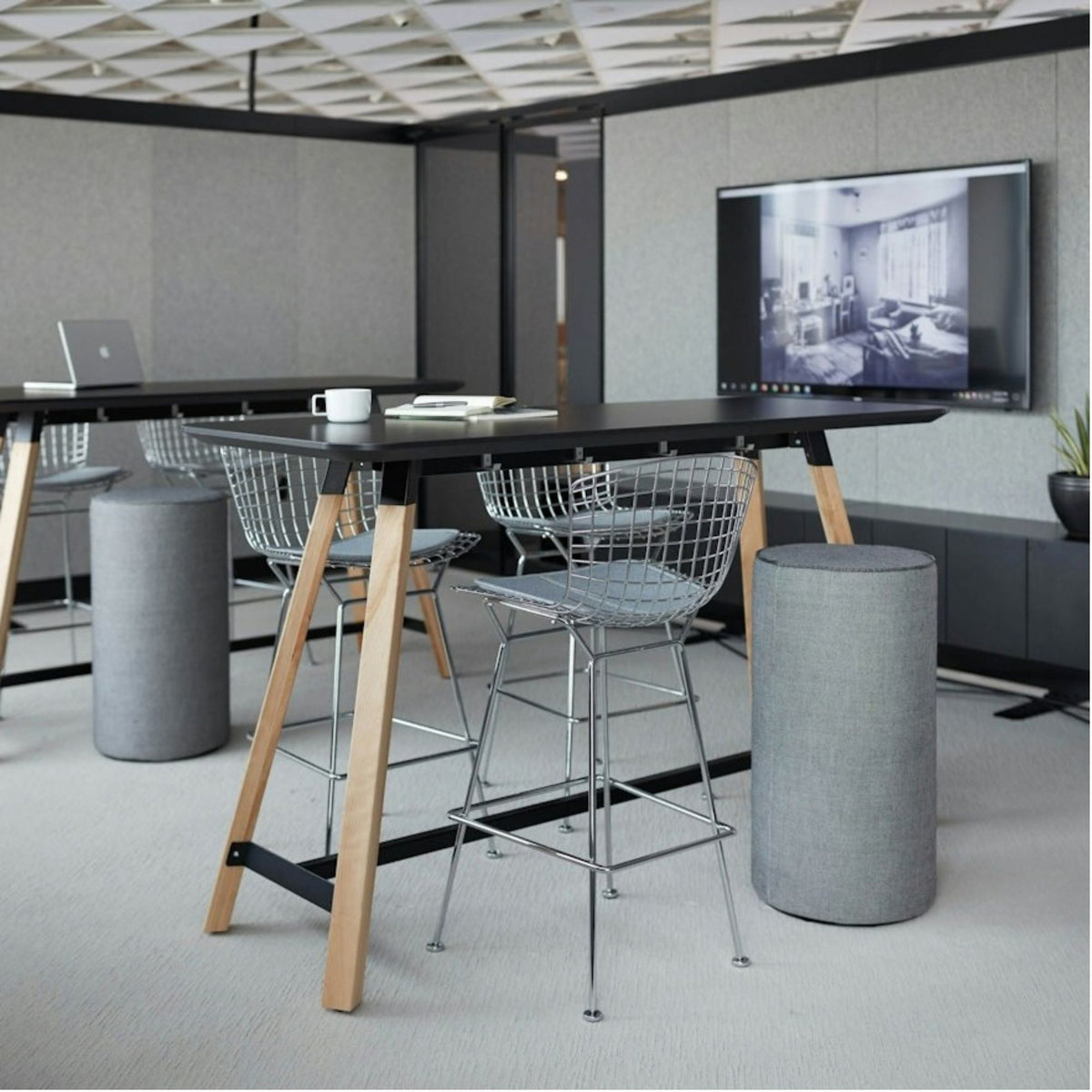 Modern wire bar stool with chrome steel frame and upholstered seat, ideal for kitchen islands, breakfast bars, cafés, restaurants, office breakout areas and commercial interiors.