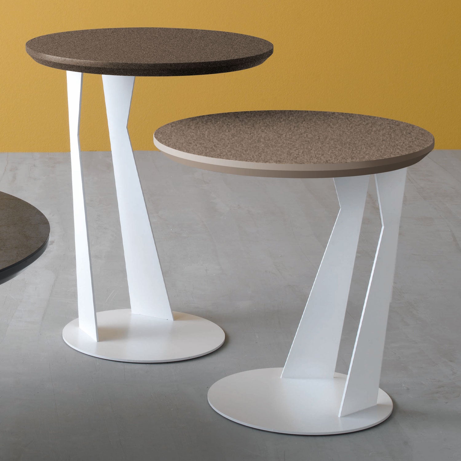 Birdy Round Coffee Table by Compar