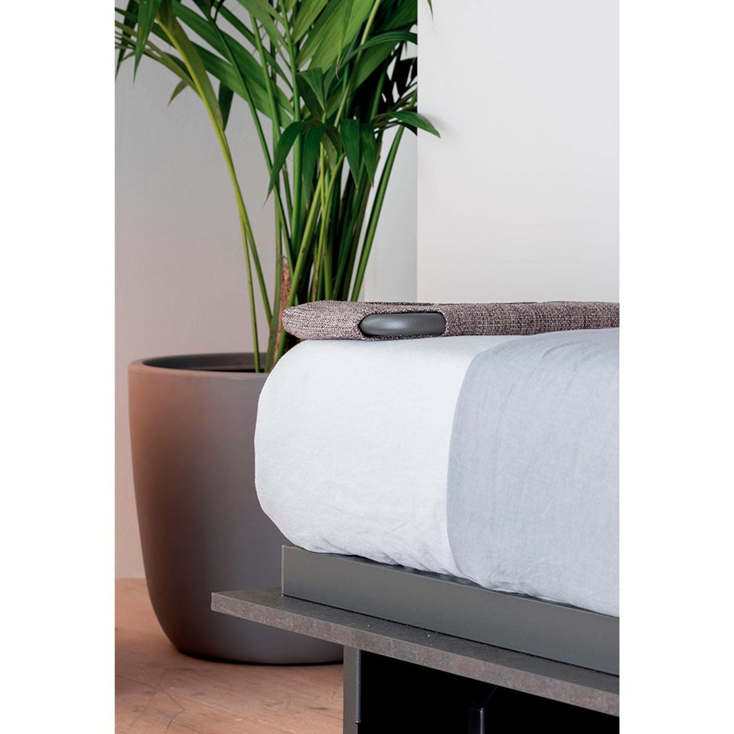 IM20-10 Foldaway Bed by Clever