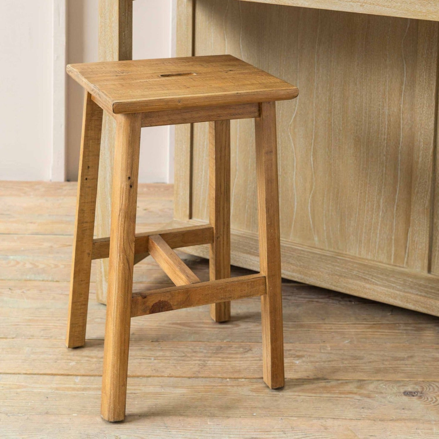 Wooden Ashwell Handle Bar Stool