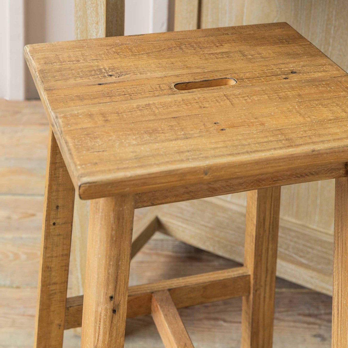 Wooden Ashwell Handle Bar Stool