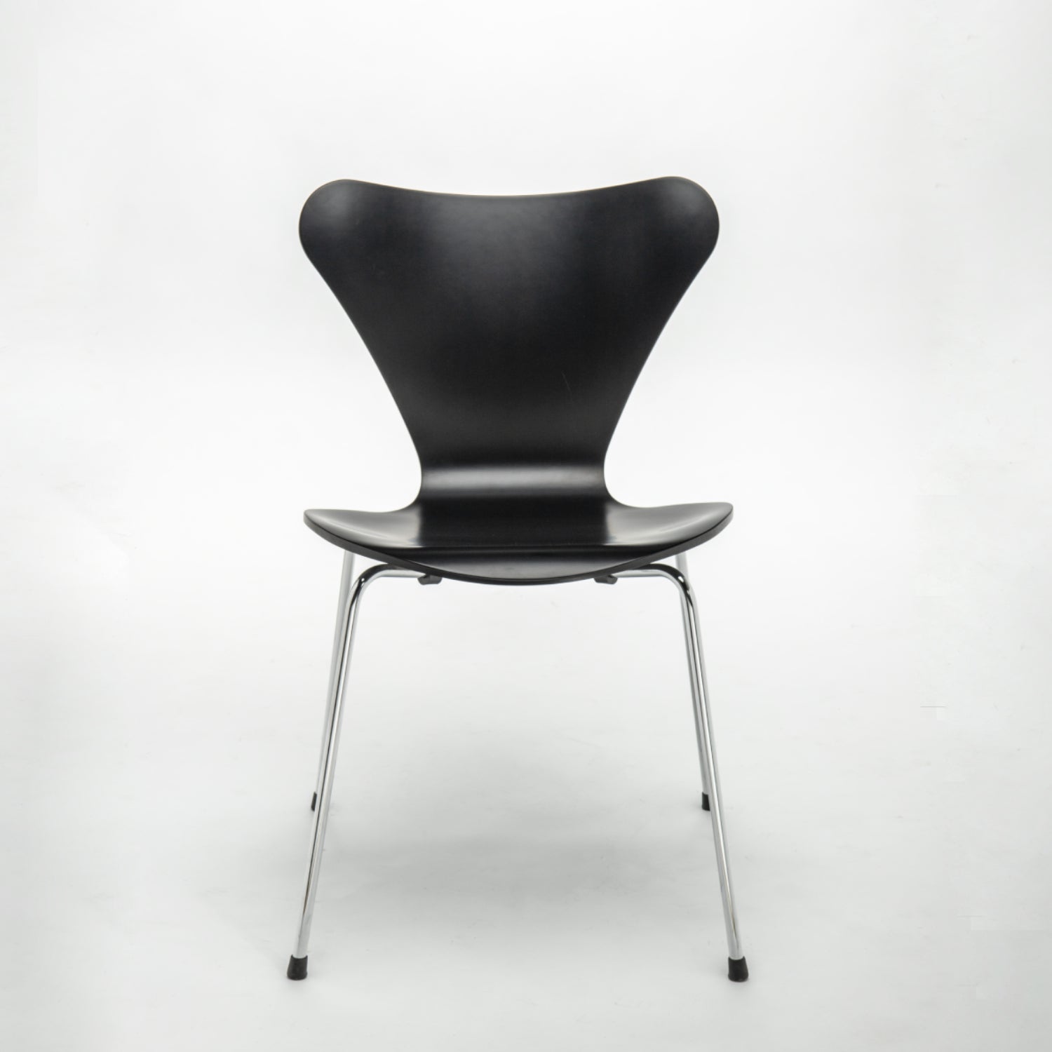 Art. 1301 Stackable Chair in Wood and Steel