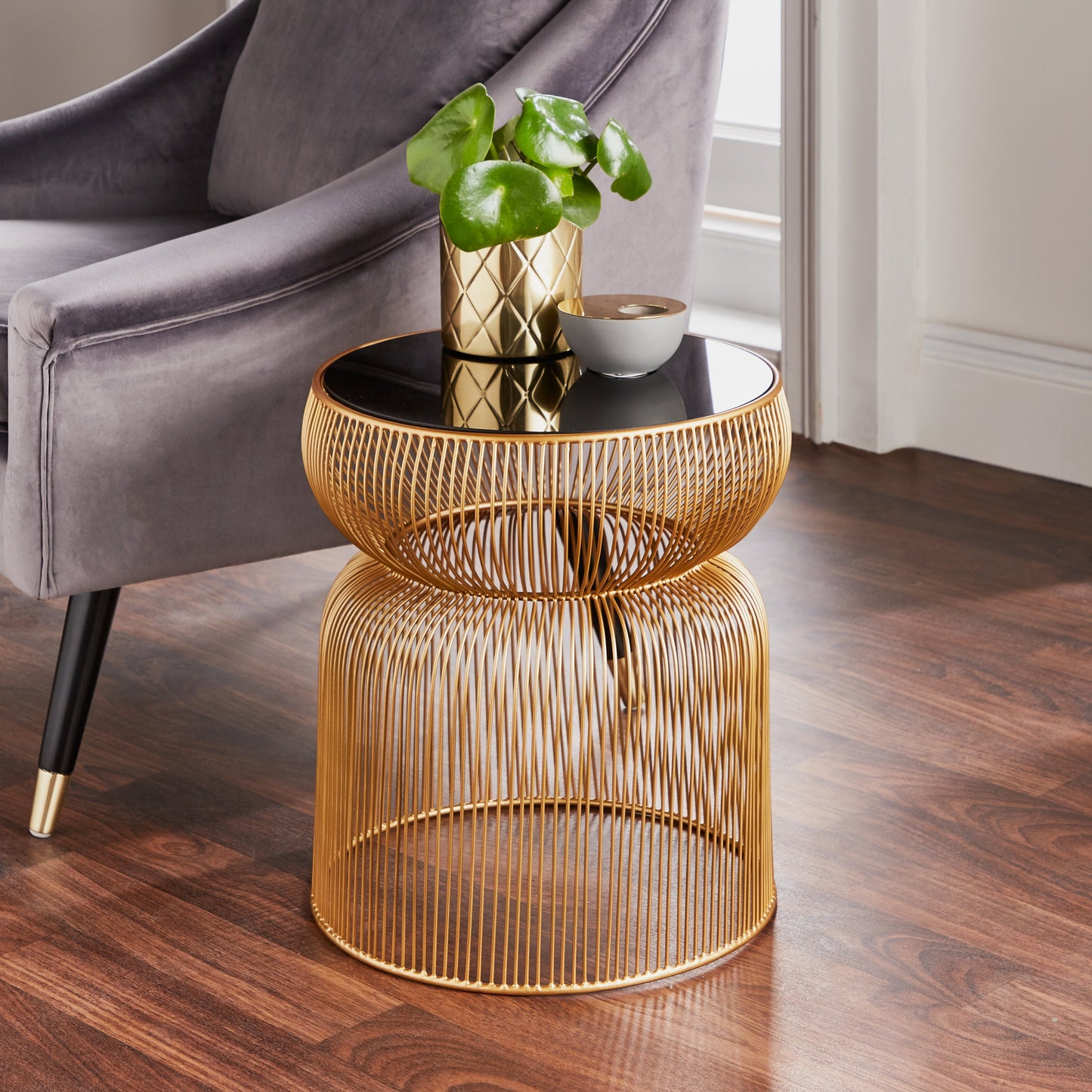 Curve side table by Native