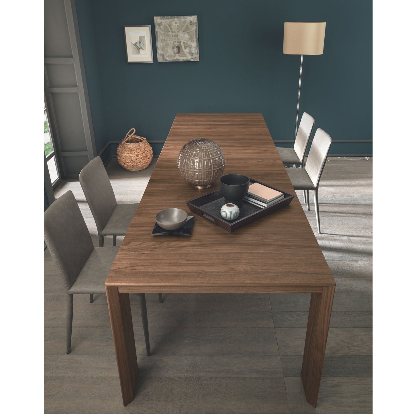 Altacom David extendable table top view in extended dining configuration