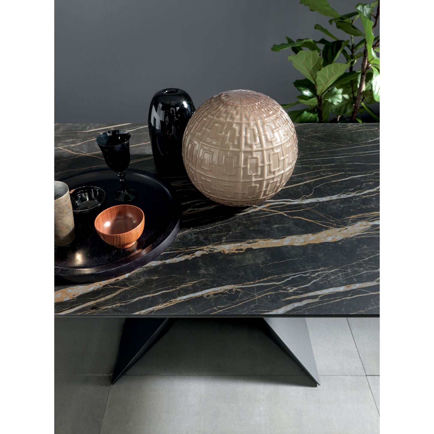 Altacom Sintesi extendable table internal rail system and extension mechanism detail