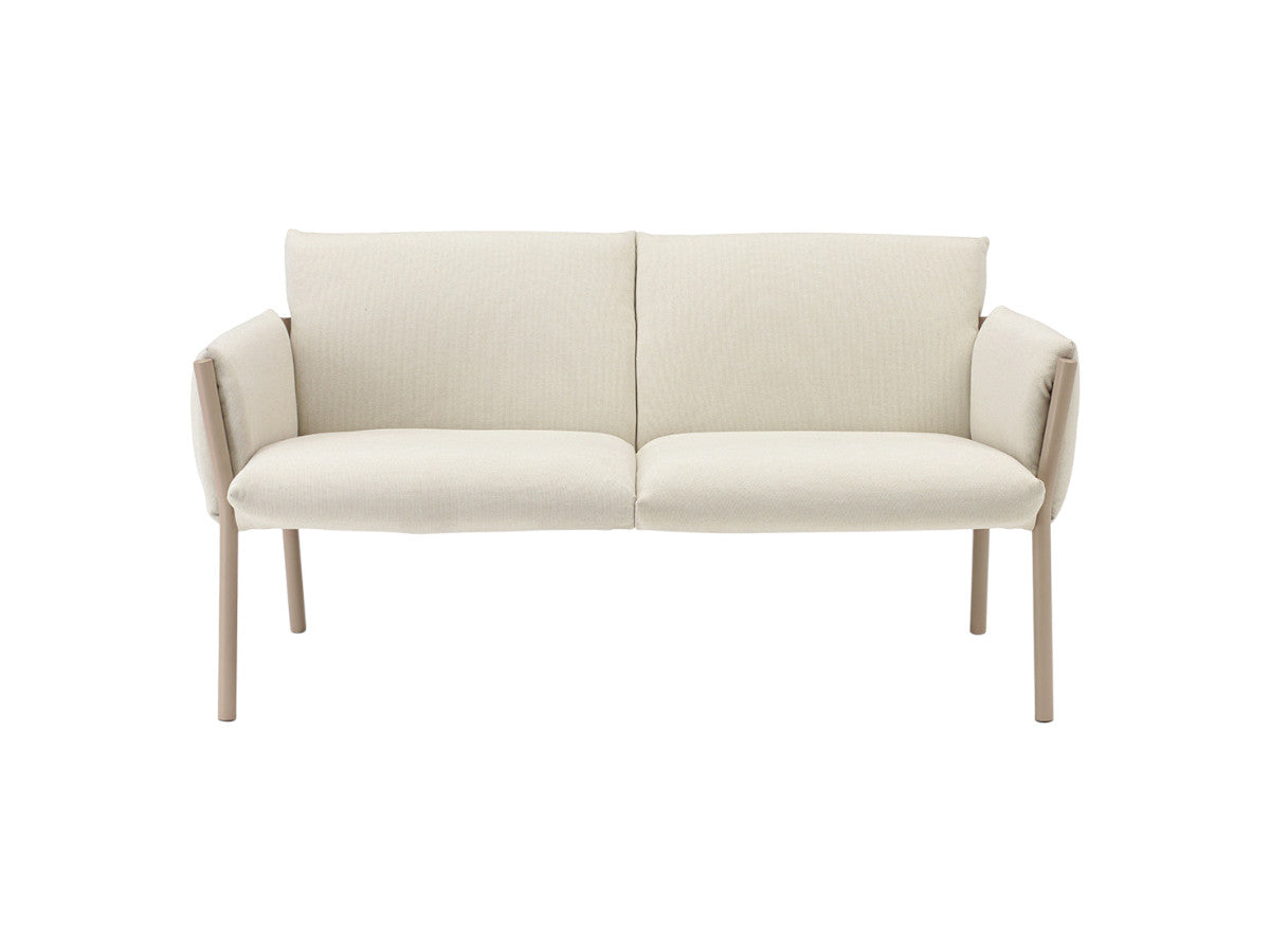 Front view of the Brezza 2900 two-seat sofa with cream upholstered cushions, integrated armrests, and slim light metal legs.