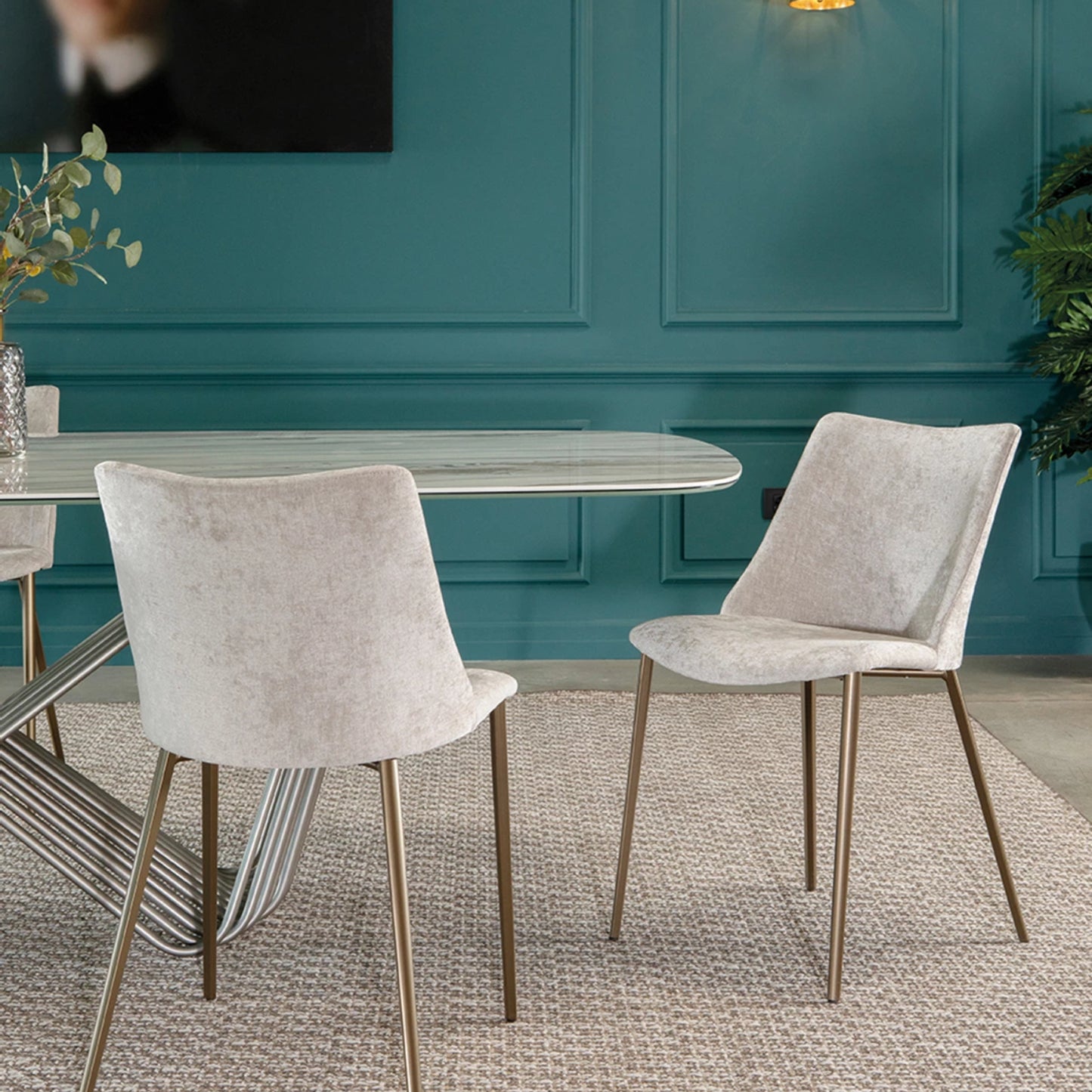 Stylish Agata Comfort Meets Elegance Chair