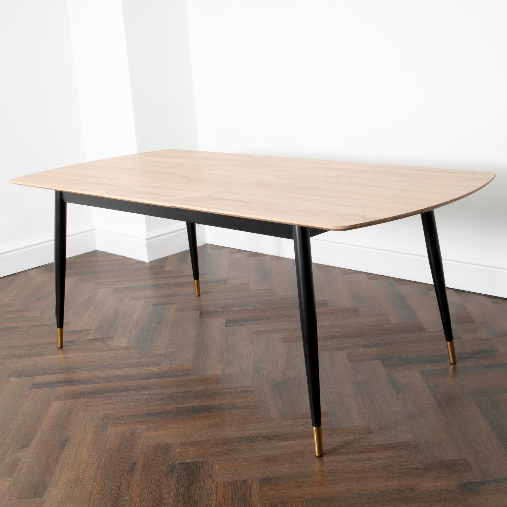 Light Oak Cambridge Extendable Dining Table with 4 Chairs