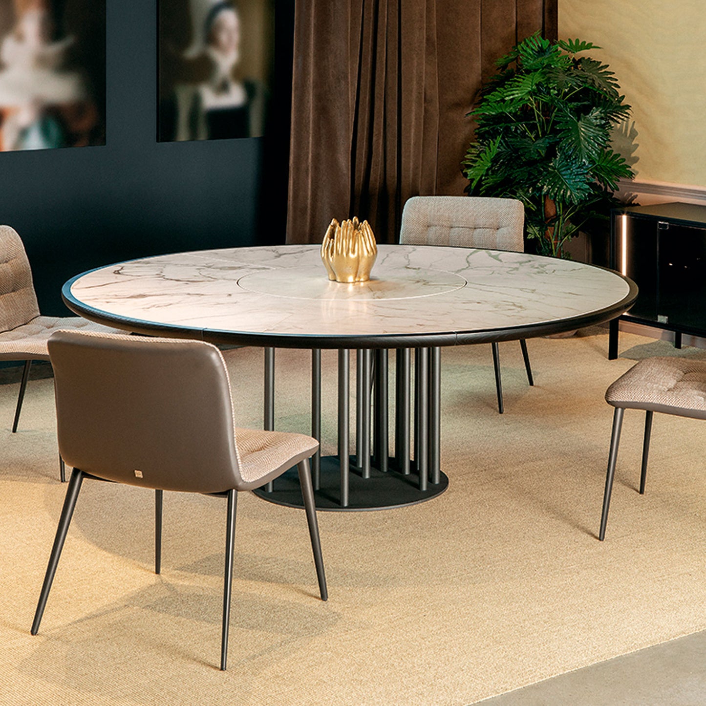 Luxo Round Dining Table by Tonin Casa
