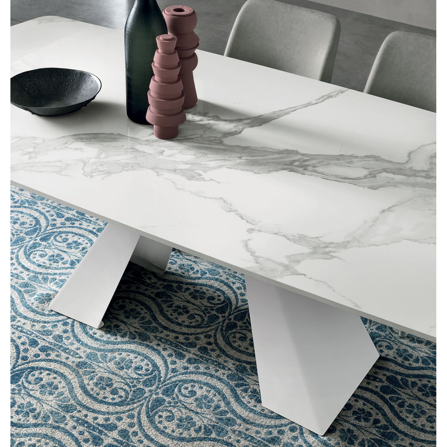 Taurus Barrel Shaped Fixed Table by Target Point