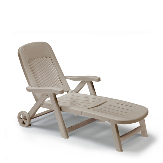 Classic Italian Sun Lounger on Wheels by Scab Design