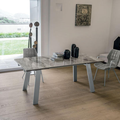 Dining extendable table
