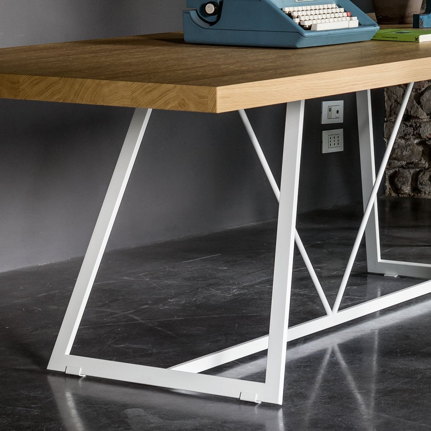 Radar lacquered base fixed table by Dall'Agnese
