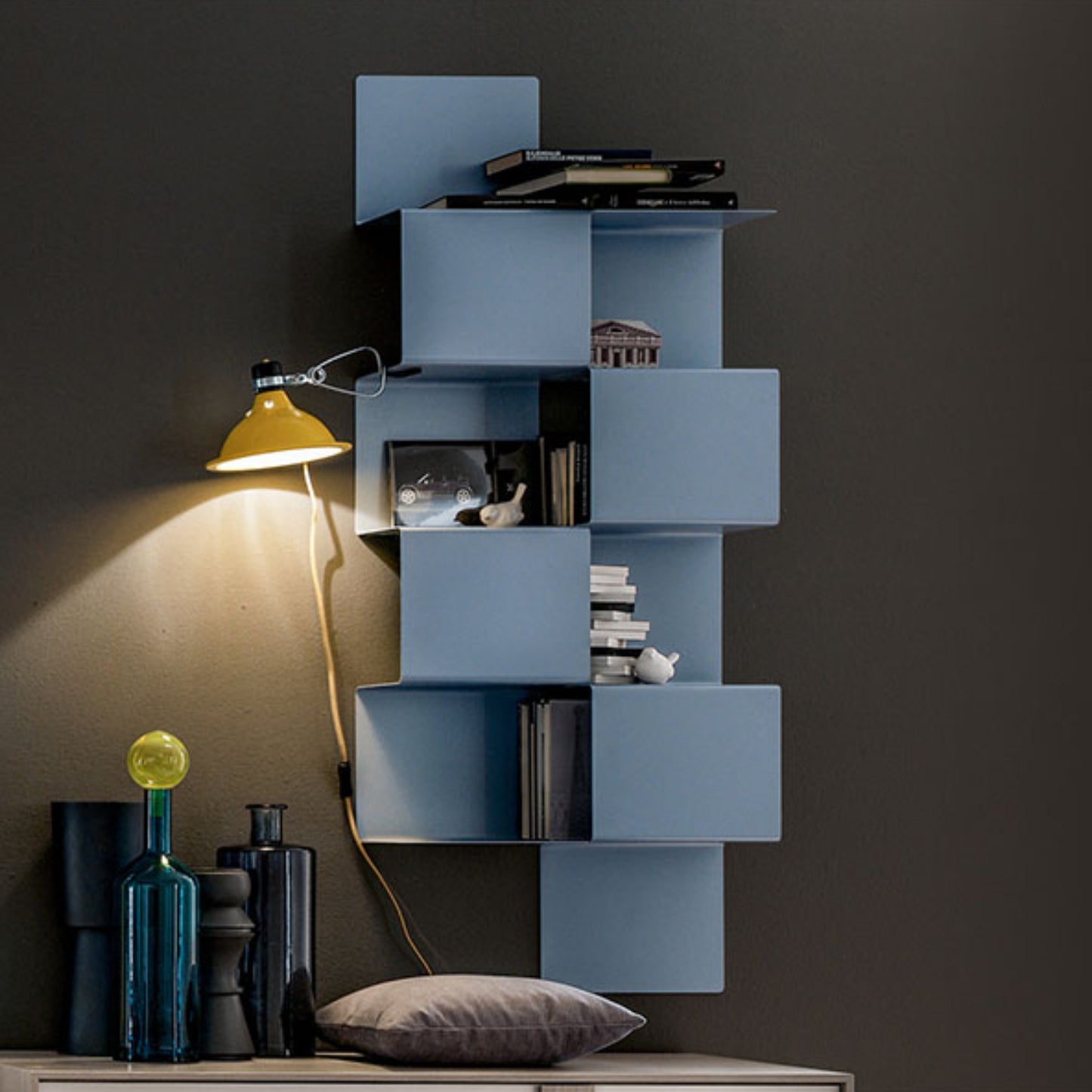 Snake Bookcase Homy Collection